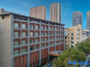 Yunmeng Hotel