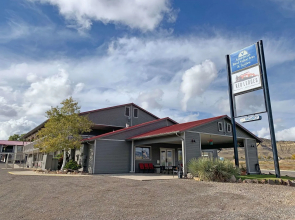 Red Ledges Inn