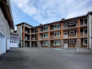 Neptune's Perch 3 Bedrooms 3 Bathrooms Townhouse