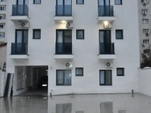 Hotel Monica