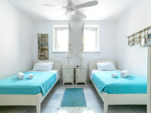 House with 3 bedrooms in Isterni with wonderful sea view shared pool balcony 500 m from the beach
