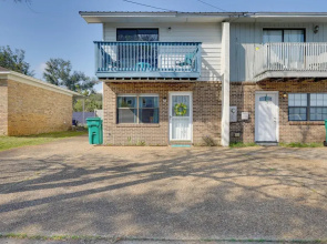 Panama City Townhome w/ Balcony, Water Views!