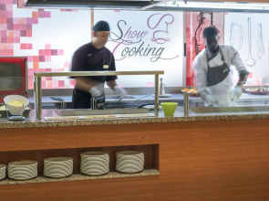 Hotel GHT Oasis Tossa & Spa