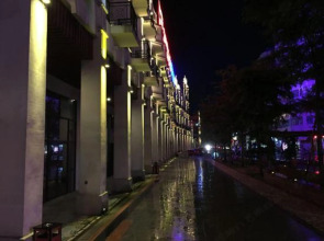 Guanghe Business Hotel (Shaoguan Fengcai Experimental School)