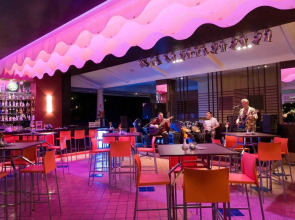 All Seasons Naiharn Phuket