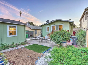 Walkable East Bay Home - 2 Mi to Bart Station