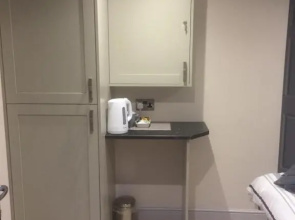 Private en-suite guestroom Ruthin