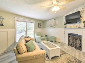 Charming Supply Home < 2 Mi to Holden Beach!