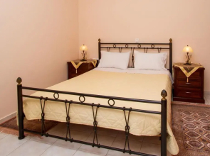 Lakis Apartments