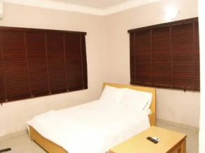 Tomsy-B Hotel