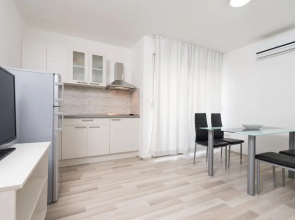 A4 - Spacious apt With the sea View & use of Pool