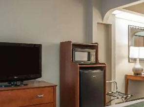 Quality Inn And Suites Near St. Louis And I-255