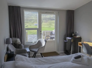 Urðartindur Guesthouse