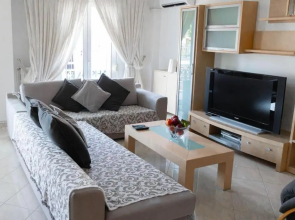 2 bedroom holiday flat, renovated, in the centre