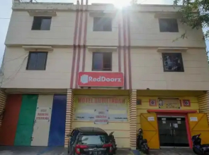 RedDoorz near Pelabuhan Nusantara Parepare