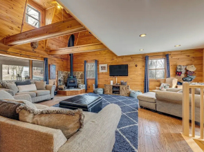 2 Mi to Elk Mountain: Poconos Escape on 11 Acres!