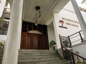 OYO 352 Sea Breeze Hotel