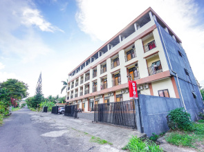 OYO 1693 Edward Residence Malalayang