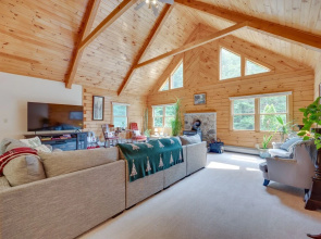 Pet-friendly Conway Cabin ~ 5 to Campton Mountain!