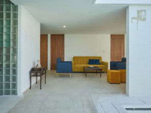 Casa Orbit AC Pool Jacuzzi Central Location