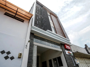 Graha 8 Syariah By OYO Rooms