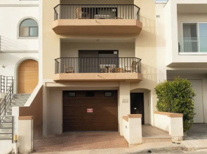 Pool and Sea, charming Merill Apart 5