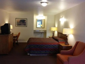 Country Regency Inn & Suites