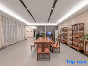 Cloud Four Seasons Shangpin Hotel (Yuxi Taobao Street Wanda Plaza Branch)