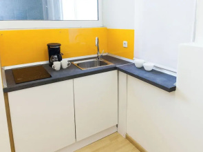 Minimalist Modern Nea Kifisia Studio