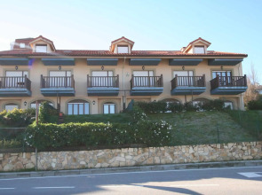 Apartamento en complejo residencial con piscina
