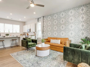 Townhome 1 Mi to Grant Park & Atlanta Beltline!