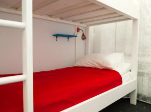 Hostel Port of Five Seas