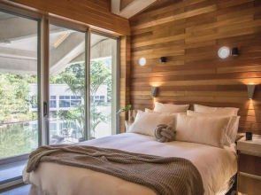Alkira Award Winning Luxury Beachfront Rainforest Holiday House
