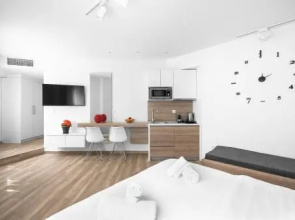 Hermes Suites, Nilie Hospitality MGMT