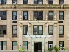 73-406 New 1BR 1bth UWS Doorman Gym