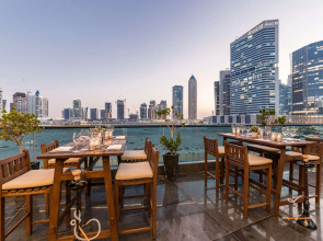 Radisson Blu Hotel, Dubai Waterfront