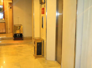 A25 Hotel - 12 Ngo Sy Lien