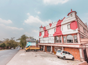 Super OYO 1640 Fallinda Hotel