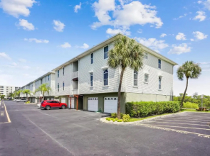 Mariner's Pointe 202