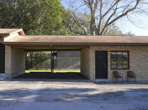 Shiner Country Inn