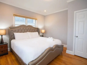 Central Boston 5 Bed 2 Bath North End-sleeps 10