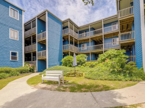 North Topsail Beach Vacation Rental w/ Balcony!