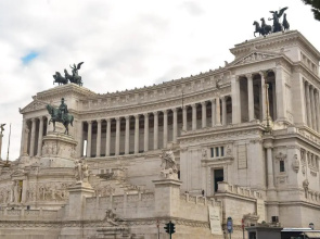 CS Piazza Venezia Apartment