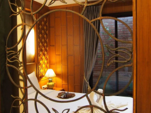 Renoir boutique hotel