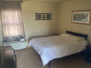 Cole Manor Motel By Oyo Love Field Market Center