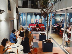 Esqina Cosmopolitan Lodge