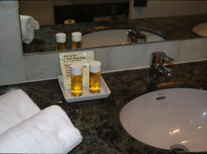 Chic & Basic Velvet Hotel