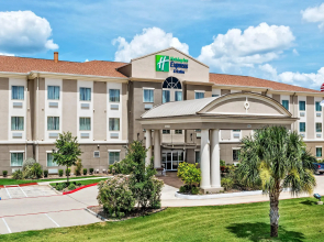 Holiday Inn Express & Suites Cotulla by IHG