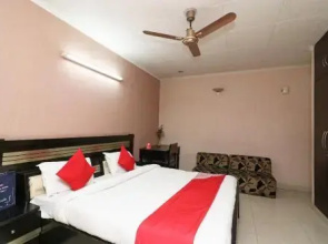 Bharat Guest House By OYO Rooms