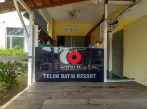 Capital O 89484 Teluk Batik Resort